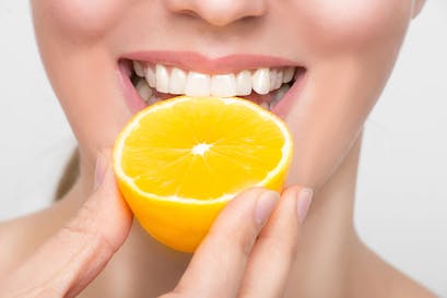 Vitamin C, gum health and anti-ageing – What’s the connection?